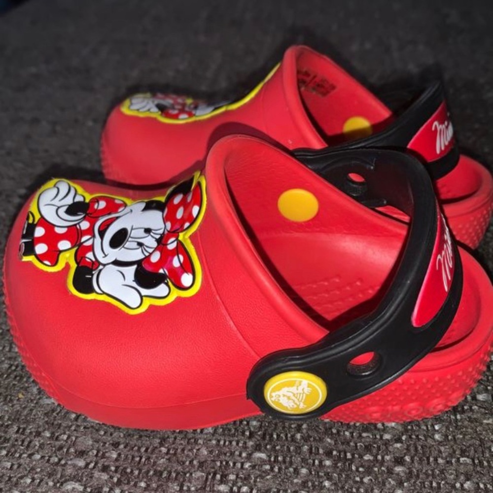 Minnie Mouse Crocs